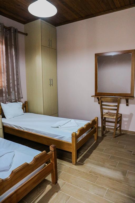 Hotel Elatofilito Athamánio Kültér fotó