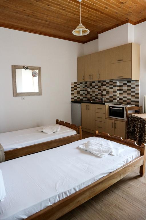 Hotel Elatofilito Athamánio Kültér fotó