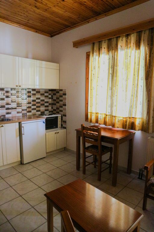 Hotel Elatofilito Athamánio Kültér fotó