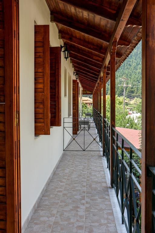 Hotel Elatofilito Athamánio Kültér fotó