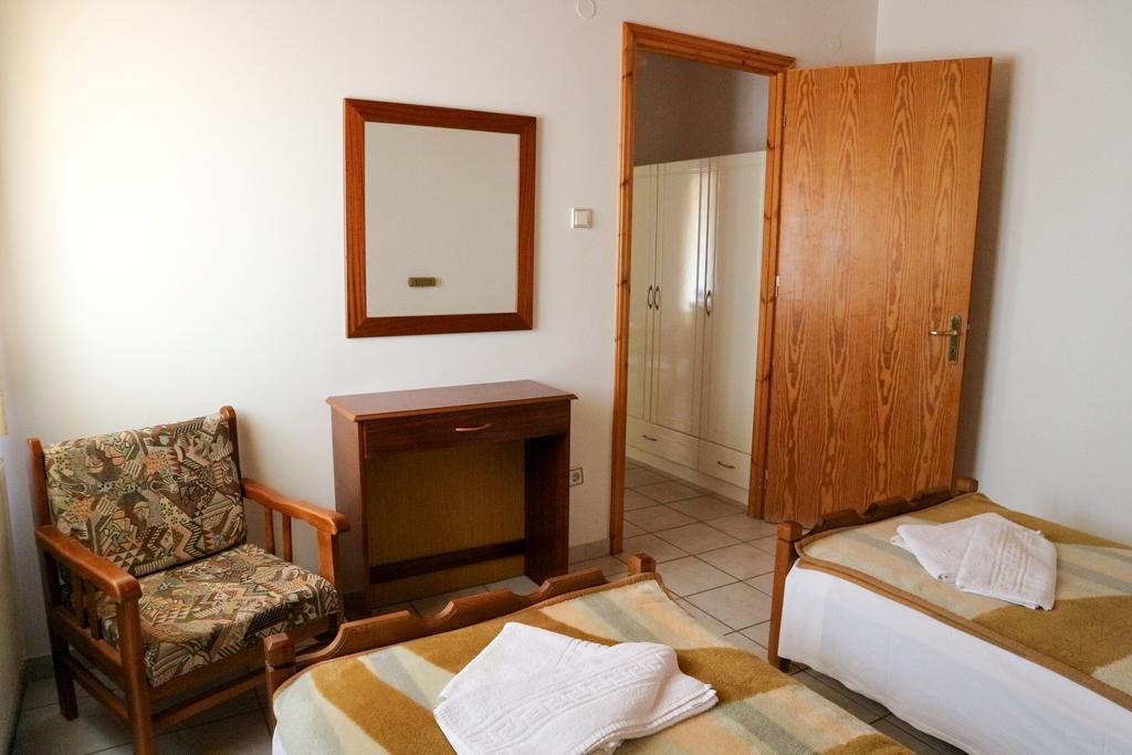 Hotel Elatofilito Athamánio Kültér fotó