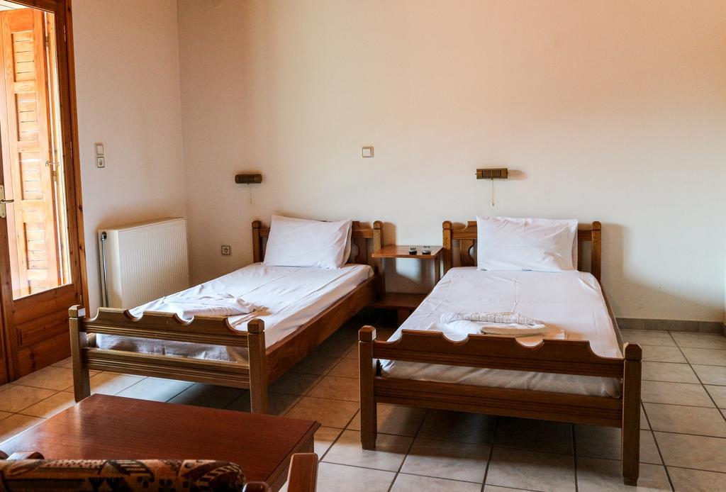 Hotel Elatofilito Athamánio Kültér fotó