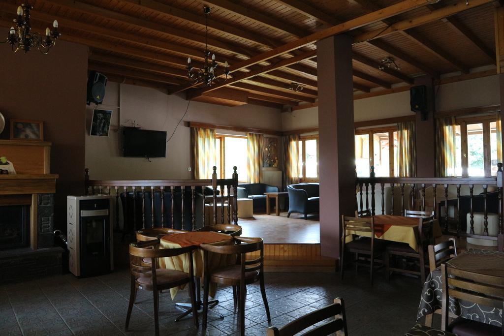 Hotel Elatofilito Athamánio Kültér fotó